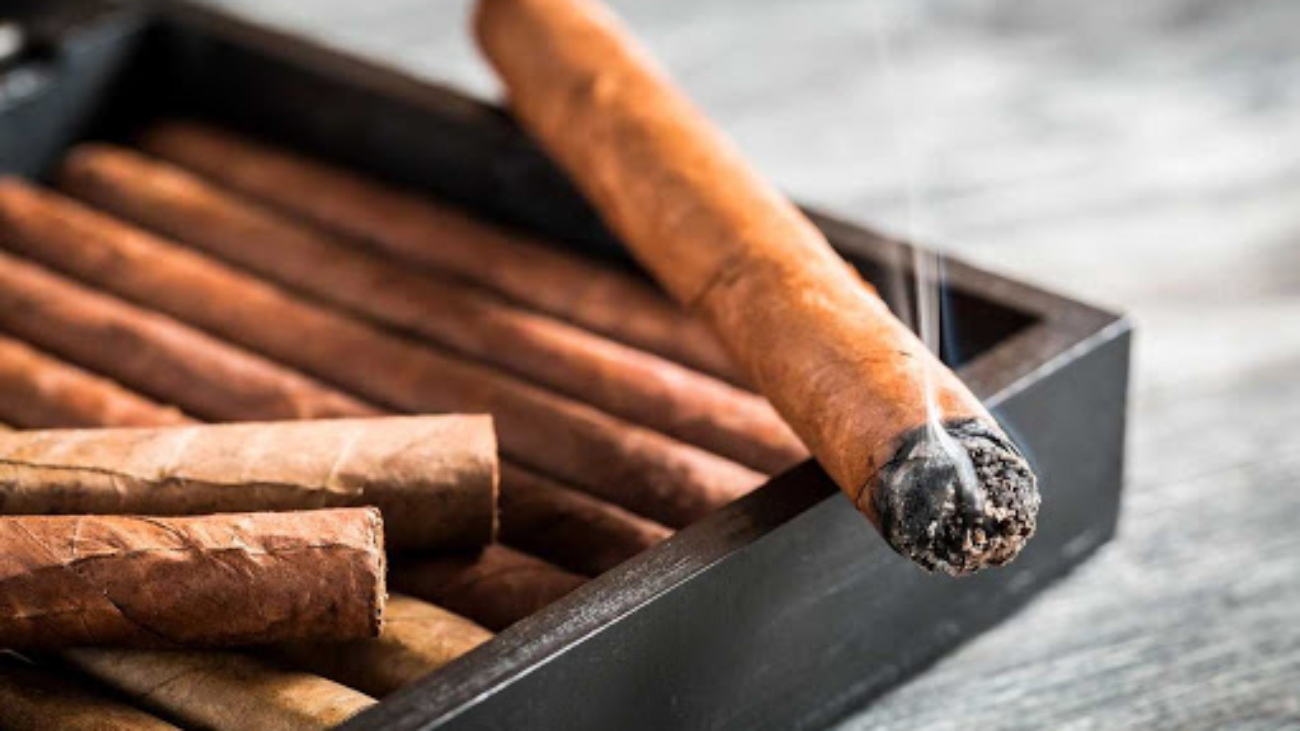 World’s Top Cigar Producer Enjoys Boom Amid Covid Lockdowns • Private ...